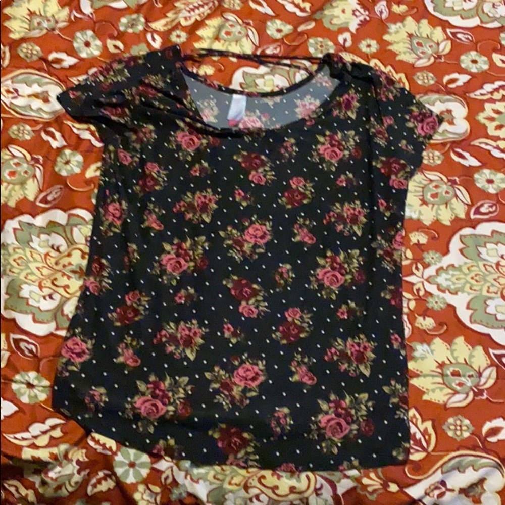 No boundaries cross back top